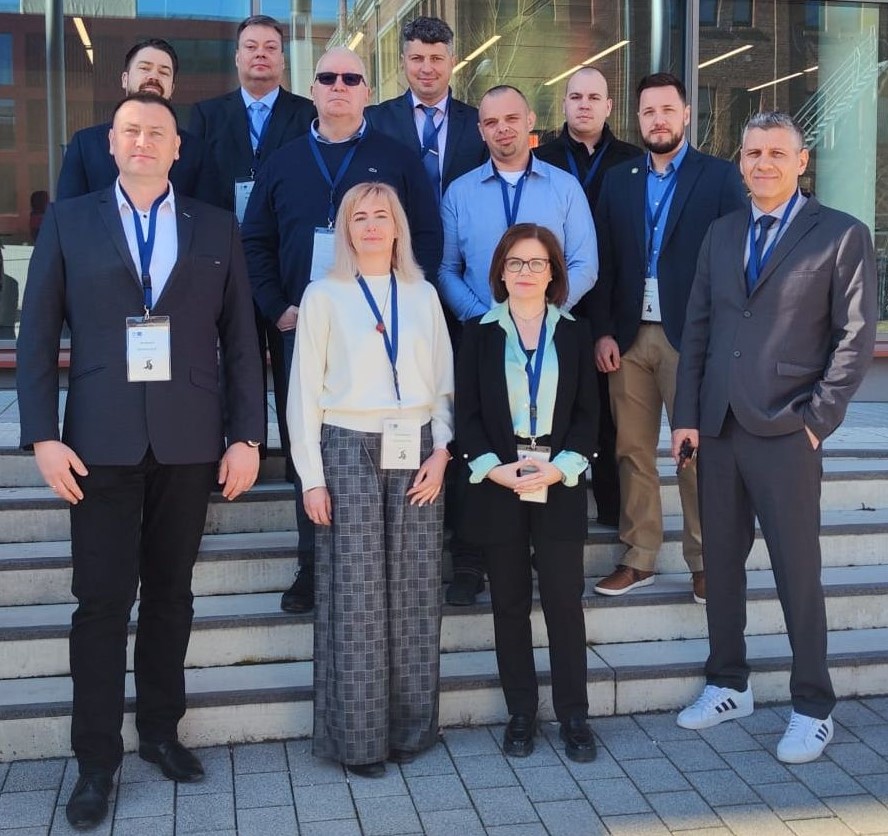 ๐ข๐ป ๐๐ต๐ฒ ๐ ๐ผ๐๐ฒ ๐๐ด๐ฎ๐ถ๐ป๐๐ ๐๐ฟ๐ฎ๐๐ฑ: ๐ ๐ฒ๐ฒ๐ ๐๐ต๐ฒ ๐๐จ ๐๐๐๐๐ผ๐บ๐ ๐ ๐ผ๐ฏ๐ถ๐น๐ฒ ๐๐ฟ๐ผ๐๐ฝ๐ ๐๐ผ๐น๐น๐ฎ๐ฏ๐ผ๐ฟ๐ฎ๐๐ถ๐ผ๐ป ๐จ๐ป๐ถ๐